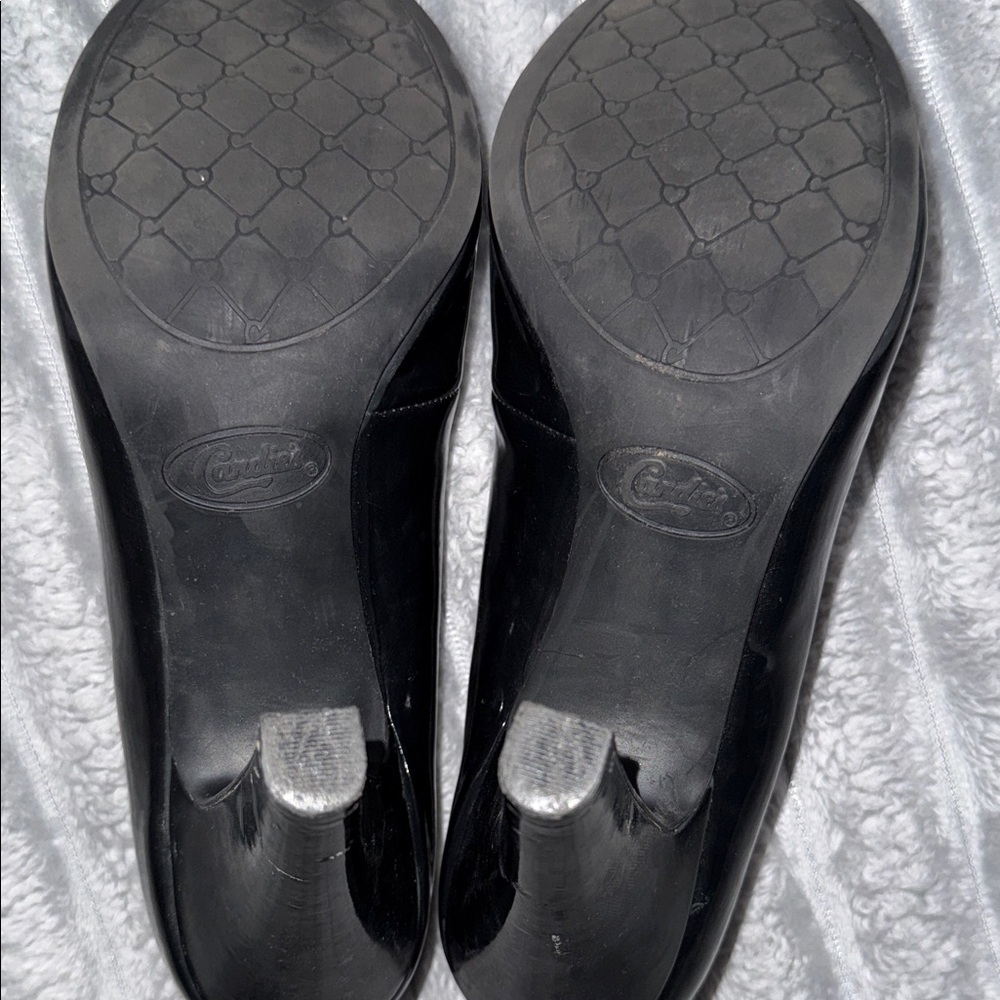 Candie's Glossy Black Heels - Picture 9 of 10